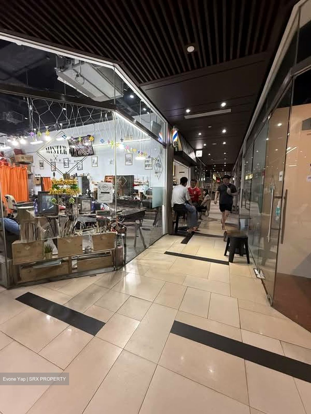 East Village (D16), Retail #551225911